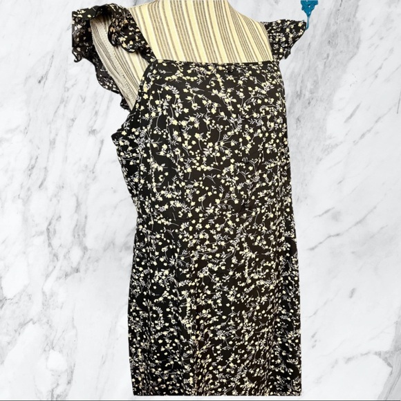 🆕 FLORAL RUFFLE SLEEVE DRESS - Picture 3 of 4